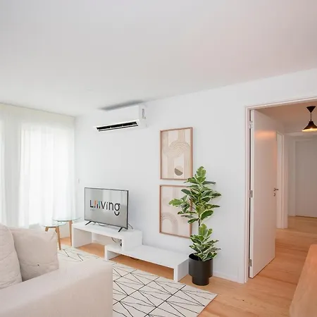 Apartment Liiiving In - Modern & Glam *