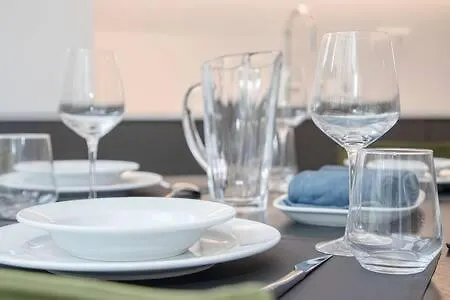Liiiving In - Modern & Glam Porto