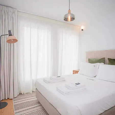 Liiiving In - Modern & Glam *