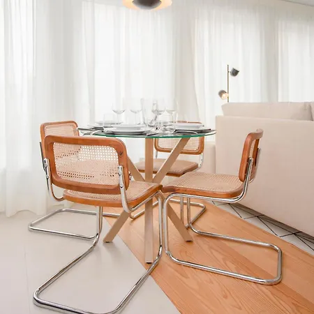 Liiiving In - Modern & Glam