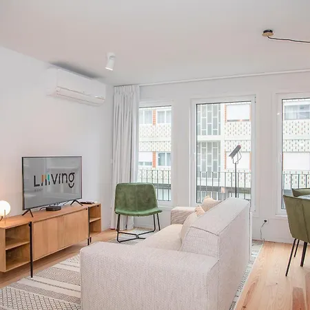 Liiiving In - Modern & Glam